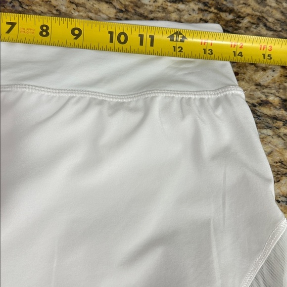 Lululemon Athletica Hotty Hot Mesh Trim Skirt In White Size 4 - Picture 6 of 8